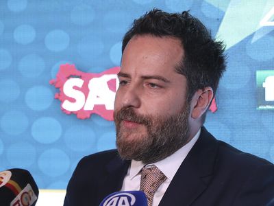 Galatasaraylı yöneticiler Fenerbahçe maçı sonrası ayağa kalktı: Artık temiz eller operasyonu başlasın