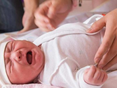 Gaz sorunu yaşayan bebeklerde hangi mamalar kullanılır? Gazlı bebekler için kullanılabilecek mama markaları