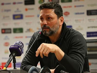 Gaziantep Teknik Direktörü Erol Bulut, Alanyaspor maçının ardından hedef aldığı futbolcuya karaktersiz olduğunu söyledi