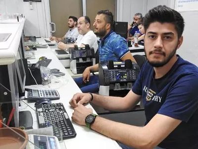 Gaziantep’te akılalmaz olay! Döviz bürosunda işler birbirine karıştı, 50 gram altını bozdurarak dolara çevirtmek isteyen müşterisine bin 680 dolar fazladan verdi!