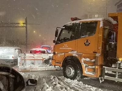 Gaziantep'te Yoğun Kar Yağışı Ulaşımı Engelledi: TAG Otoyolu Kapandı!