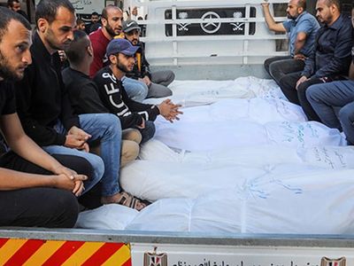Gazze’de katliam devam ediyor: 22 hastane hizmet dışı, toplu mezar kazılmaya başlandı
