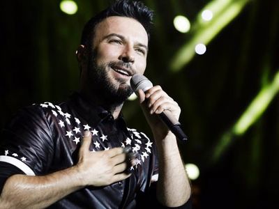 Geççek Şarkısıyla Gündemi Kasıp Kavuran Tarkan Bu Kez de Görüntü Vermemek İçin Etten Duvar Ördü!