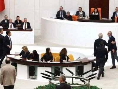 Genel Kurul’da Sinirler Koptu: DEM ve İYİ Parti Vekilleri Birbirinin Üzerine Yürüdü