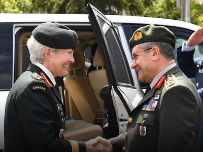 Genelkurmay Başkanı Orgeneral Bayraktaroğlu, Kanadalı mevkidaşı Carignan ile görüştü