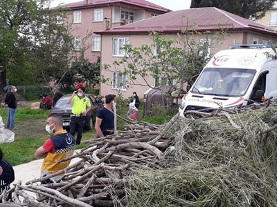 Giresun’da Cinnet Getiren Kişi Annesini Baltayla Öldürüp Kardeşini Yaraladı