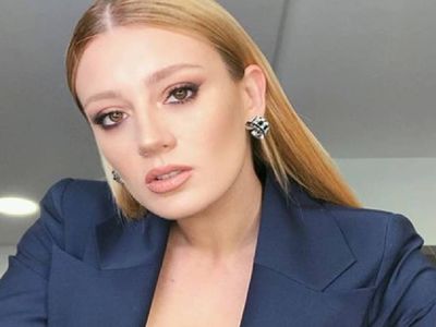 Gizem Karaca sosyal medyayı salladı! Güzel oyuncunun bikinili pozları  beğeni yağmuruna tutuldu