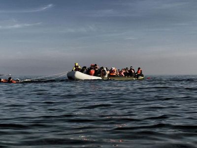 Göçmenlerin bulunduğu tekne battı: 63 kişi hayatını kaybetti
