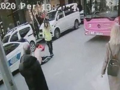 Göğsünden Bıçaklanan Vatandaşı, Kadın Polisin İlk Yardım Müdahalesi Kurtardı!