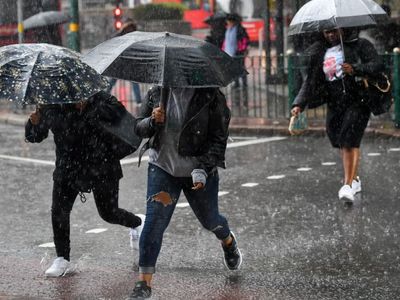Gök gürültülü sağanak yağış geliyor: Meteoroloji bölge bölge uyardı