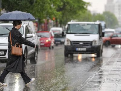 Gök gürültülü sağanak yağış için saat verildi: O illeri etkileyecek