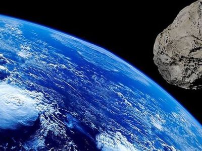 Gökdelen büyüklüğündeki iki asteroit dünyaya yaklaşıyor!