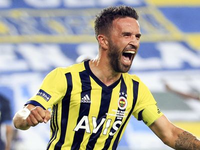 Gökhan Gönül Fenerbahçe'ye Veda Etti!