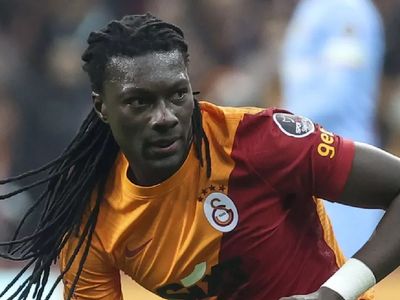 Gomis neden yok? Barcelona - Galatasaray maçında Gomis neden oynamıyor, cezalı mı, sakat mı?