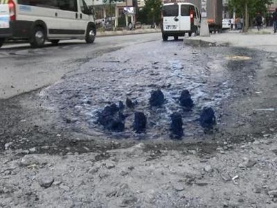 Görenler Hayrete Düştü! İstanbul Esenyurt'ta Rögarlardan Mavi Su Çıktı