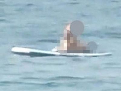 Görenler şokta! Sörf tahtasının üzerinde ilişkiye giren çift "Bu kadar da olmaz" dedirtti