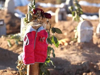 Görüntüler yürekleri yaktı: Mezarlar yarım kalan hikayelerle doldu