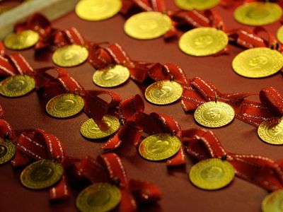 Gram altın şahlandı: Rekor fiyata ulaştı
