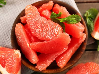 Greyfurt neye iyi gelir? Hangi hastalar greyfurt yiyemez? C vitamini kaynağı greyfurtun faydaları
