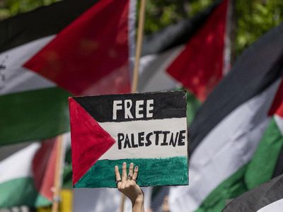Guardian duyurdu: İsrail'in Gazze'ye saldırılarından sonra dünyada Kuran-ı Kerim'e olan ilgi arttı