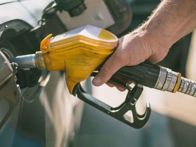 Güncel akaryakıt fiyatları ne oldu? Benzine indirim müjdesi: Peş peşe gelen zamların ardından sürpriz gelişme!