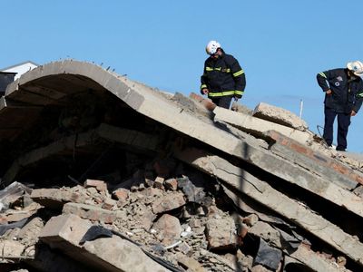 Güney Afrika’da büyük felaket: Çöken inşaatta 33 kişi hayatını kaybetti