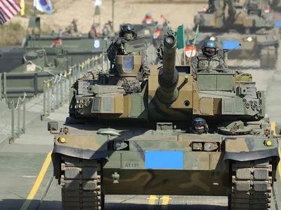 Güney Kore’de hareketli dakikalar: Top mermileri ateşlenmeye başlandı