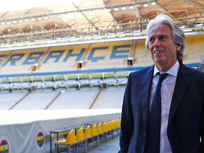 Gürcan Bilgiç Fenerbahçe’de tüm dikkatlerin forvet transferinde olduğunu söyledi