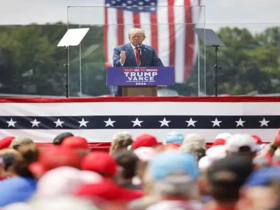 Güvenlik Önlemleri Üst Seviyeye Çıktı: Trump Mitingde Kurşun Geçirmez Camla Konuştu!