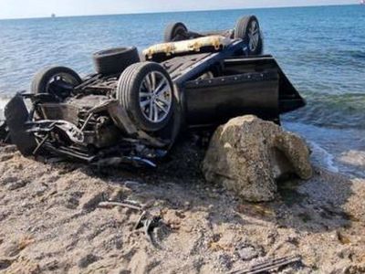 Haciz gelen otomobilini göz göre göre uçurumdan aşağı attı! O anları saniye saniye kayda aldı