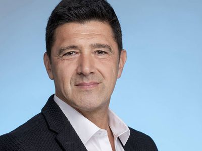Hakan Ural’ın Başı Dudak Yalama Tikiyle Dertte! Ünlü Sunucu Sosyal Medyadan İlk Açıklamayı Yaptı