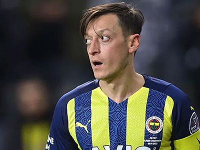 Hakkı Yalçın'dan Fenerbahçeli Mesut Özil hakkında çarpıcı açıklamalar geldi!