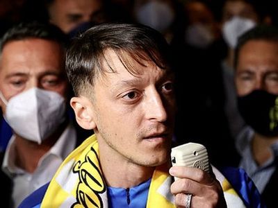 Hakkı Yalçın'ın, Mesut Özil Hakkında Yaptığı Yorumlar Büyük Ses Getirdi!