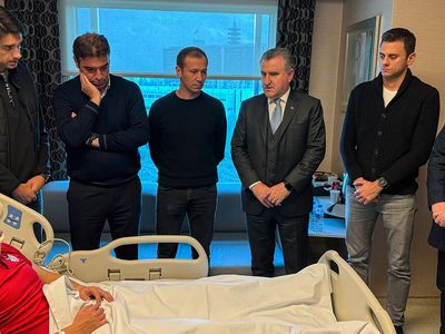 Halil Umut Meler hakemliğe devam edecek mi? Bakan Osman Aşkın Bak açıkladı