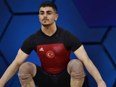 Halter'de Avrupa Şampiyonu Kaan Kahriman oldu: Altın madalyayı kaptı