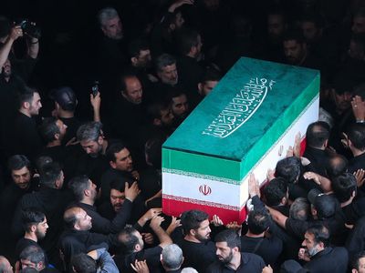 Hamaney’in Cenaze Törenin Devam Ediyor