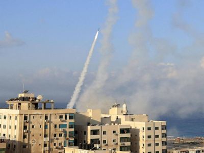 Hamas İsrail’e karşı saldırıya geçti: 20 dakikada 5 bin roket fırlatıldı