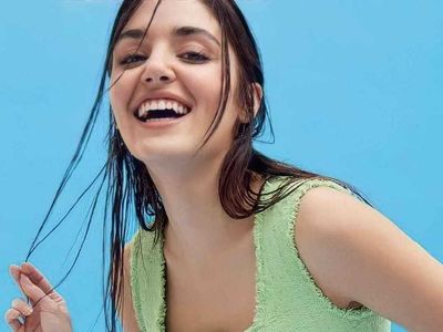 Hande Erçel magazin dünyasını salladı! Erçel bikini pozu ile beğeni yağmuruna tutuldu
