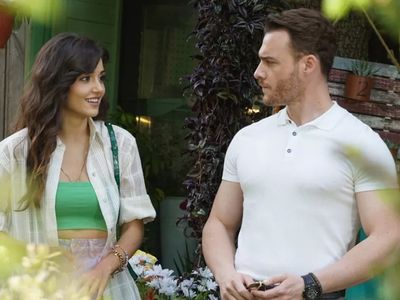 Hande Erçel ve Kerem Bürsin'in Arasına Mesafeler Girdi