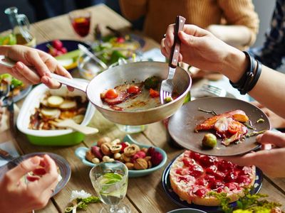 Hangi saatlerde yemek yerseniz kalp krizi geçirmezsiniz? Yemek yemek için en uygun saat aralığı
