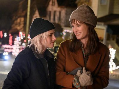 Happiest Season film konusu ve oyuncuları