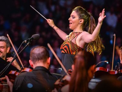 Harbiye’de Dev Buluşma: Grammy Adayı Şef Yönetiminde, Tuğba Yurt’tan Senfonik Sezen Aksu Şarkıları