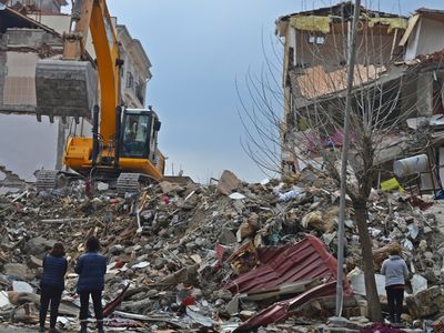 Hatay Valiliği enkaz çalışmalarının hangi mahallelerde devam edeceğini açıkladı