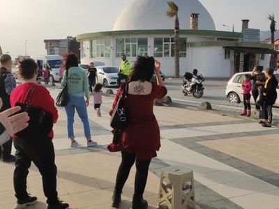 Hatay’da Denizde Kaybolan Çocuğu Polisler Buldu