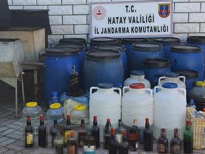 Hatay’da Kaçak İçki Operasyonunda 4 Kişi Yakalandı