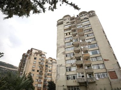 Hatay’da korku dolu anlar: 13 katlı bina toz yığınına döndü