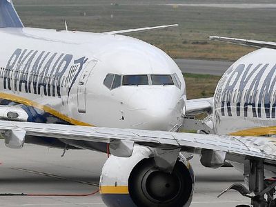 Havada korku dolu anlar: Savaş uçakları bir anda havalandı yolcular neye uğradığı şaşırdı