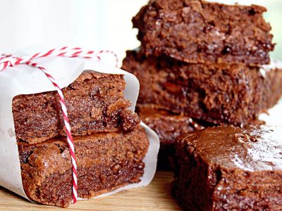 Havuçlu brownie nasıl yapılır, malzemeleri nedir? Unsuz ve sütsüz brownie tarifi