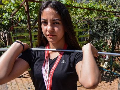 Hayallerinden Vazgeçmedi; Su Bidonlarıyla Çalıştı, Bronz Madalya Kazandı
