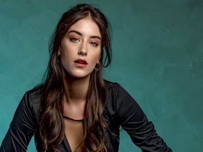 Hazal Kaya'dan Anlamlı Paylaşım!